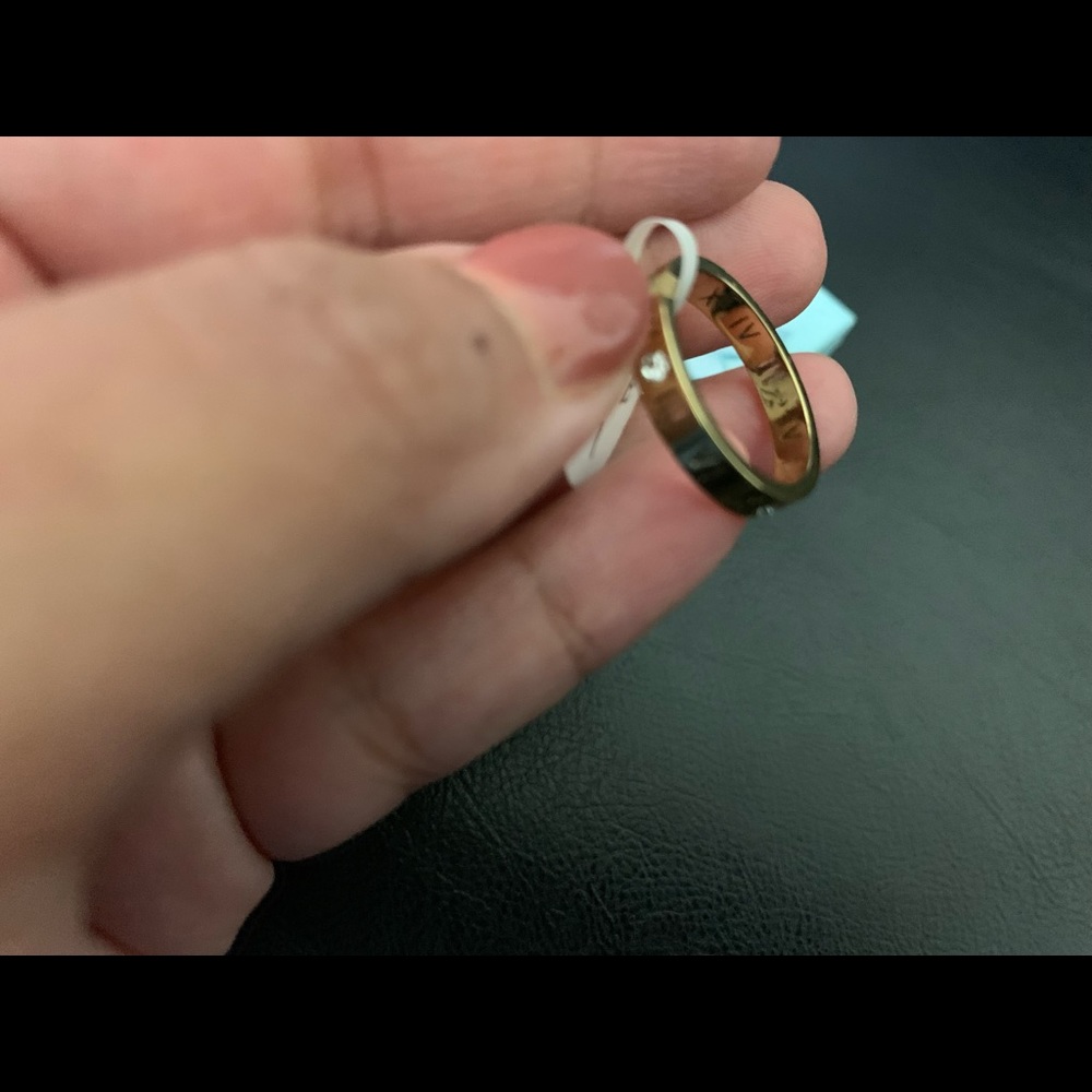Roman Numerical Ring (golden) - Picture 3 of 4
